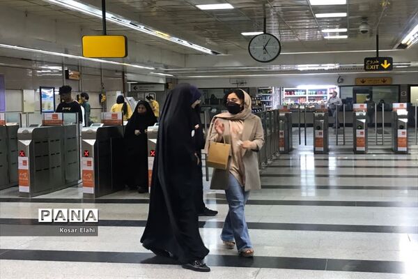 برپایی ایستگاه‌های عاشقی در متروی تهران