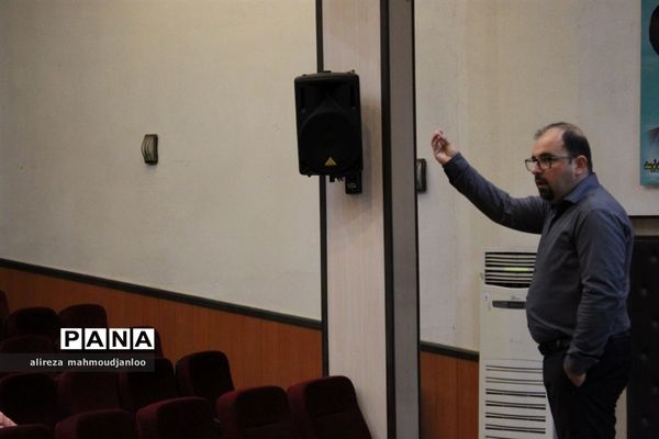 همایش هدایت تحصیلی در گلوگاه