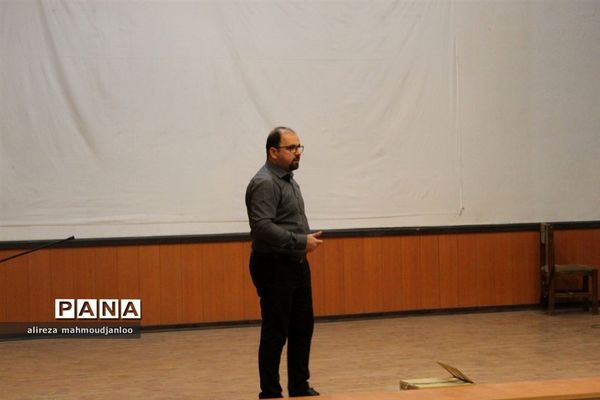 همایش هدایت تحصیلی در گلوگاه