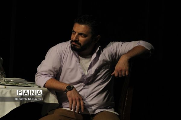 اجرای نمایش «بی‌نام» در تماشاخانه سیمرغ