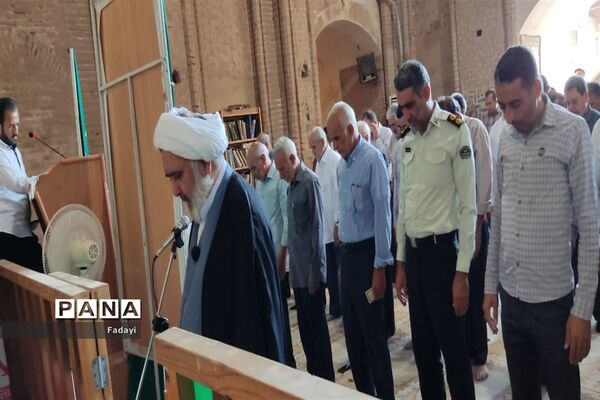 برگزاری نماز عید قربان در اردستان