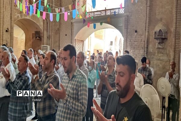 برگزاری نماز عید قربان در اردستان