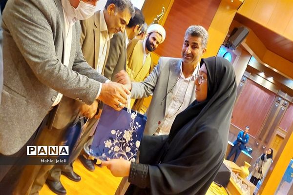 اختتامیه یازدهمین جشنواره نوجوان سالم  و سومین جشنواره یاریگران زندگی استان خراسان رضوی