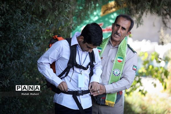 برگزاری کلاس‌ها و دوره‌های آموزشی ویژه دانش‌آموزان عشایر کشور در اردوگاه ثامن الحجج مشهد مقدس