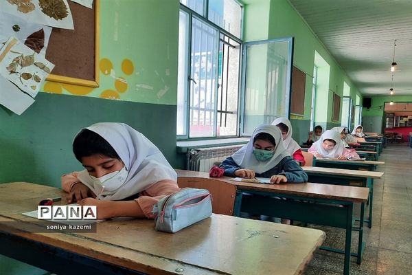 آزمون کتابخوانی دانش‌آموزی در ساری