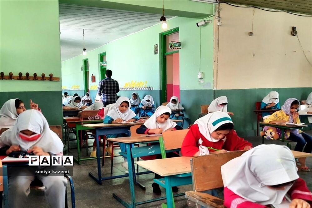 آزمون کتابخوانی دانش‌آموزی در ساری