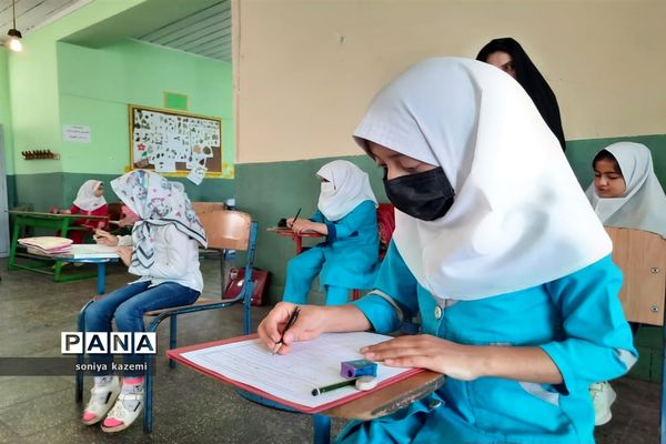 آزمون کتابخوانی دانش‌آموزی در ساری