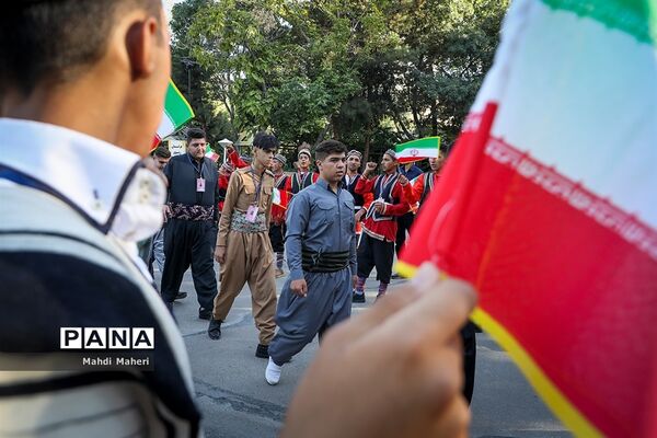 مراسم استقبال از دانش‌آموزان شرکت کننده در اردوی سراسری عشایر پسر در مشهد مقدس