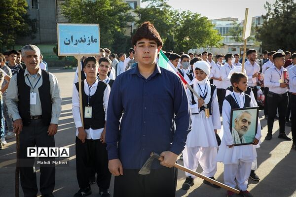مراسم استقبال از دانش‌آموزان شرکت کننده در اردوی سراسری عشایر پسر در مشهد مقدس