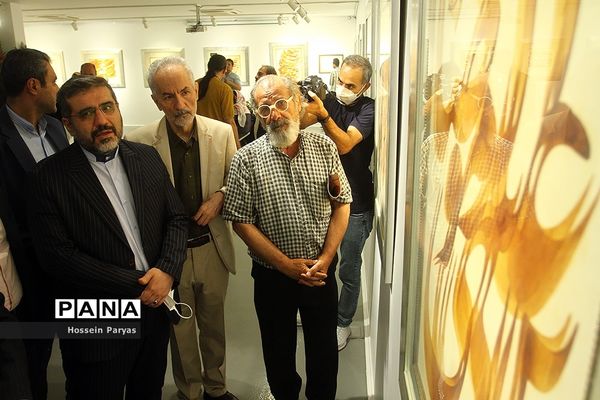 بازدید وزیر فرهنگ و ارشاد اسلامی از نمایشگاه خوشنویسی جلیل رسولی