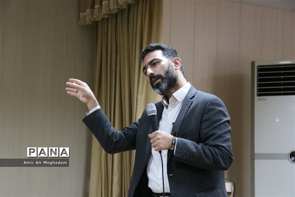 آموزش خبرنگاری به دانش آموزان عشایر کشور