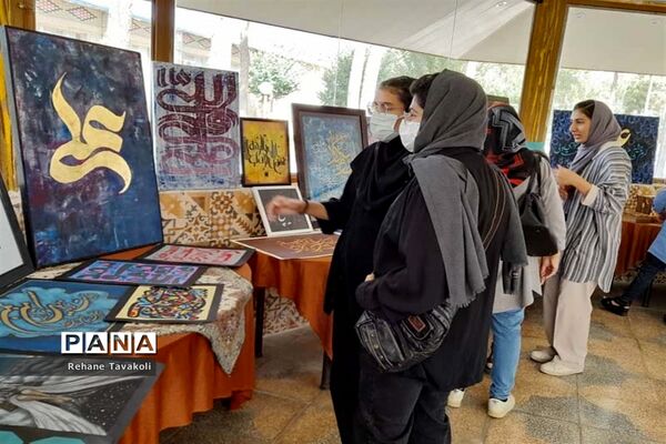 افتتاح نمایشگاه دستاوردهای دانش‌آموزان فرهنگی هنری در آباده