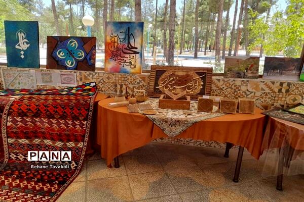 افتتاح نمایشگاه دستاوردهای دانش‌آموزان فرهنگی هنری در آباده
