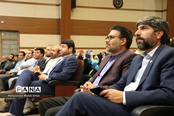 محفل انس با قرآن با عنوان آیه‌های غدیر در آباده