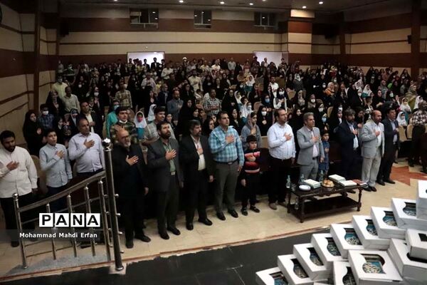 محفل انس با قرآن با عنوان آیه‌های غدیر در آباده