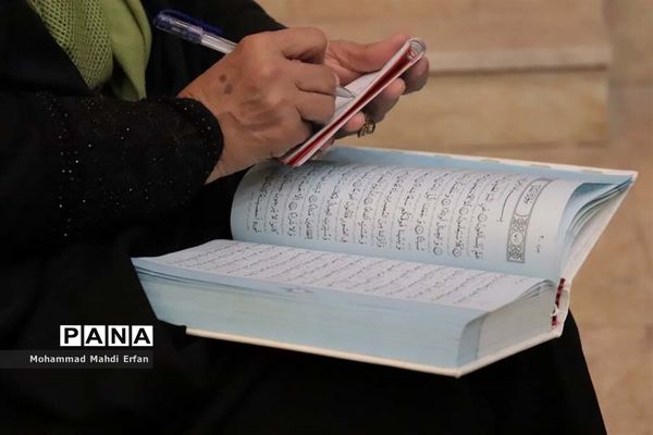 محفل انس با قرآن با عنوان آیه‌های غدیر در آباده