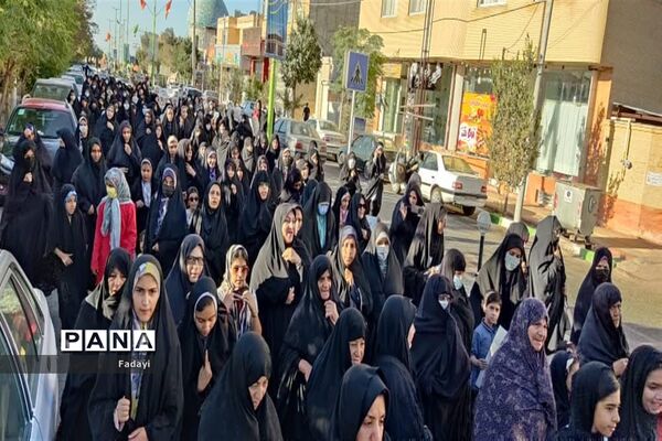 گردهمایی بانوان اردستانی در حمایت از حجاب و عفاف