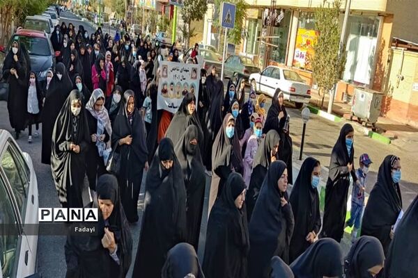 گردهمایی بانوان اردستانی در حمایت از حجاب و عفاف