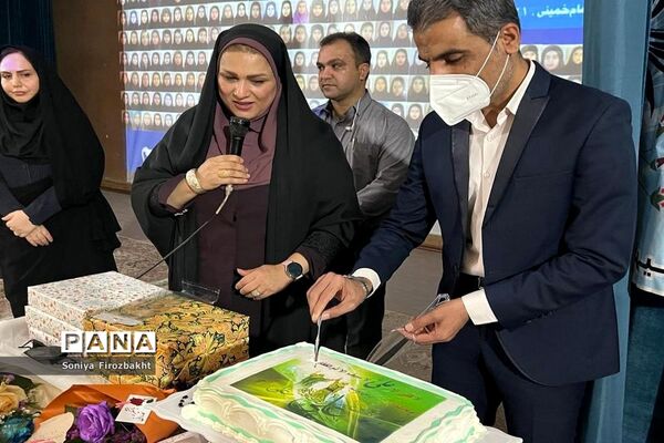 مراسم تجلیل از برترین‌های آموزشی و پرورشی دبیرستان ام‌ابیها شهرستان بوشهر
