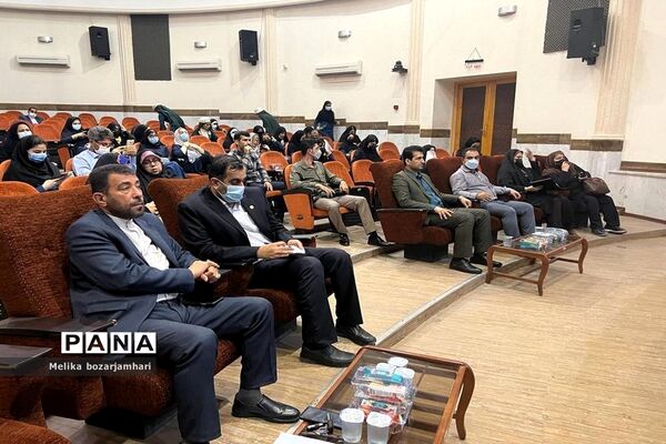 مراسم تجلیل از برترین‌های آموزشی و پرورشی دبیرستان ام‌ابیها شهرستان بوشهر