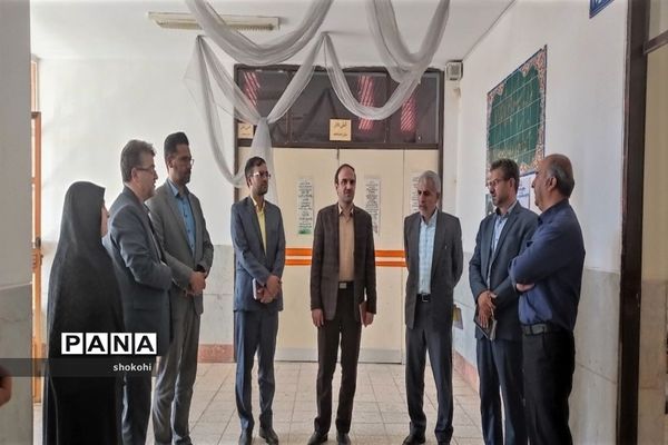 بازدید معاون پرورشی و فرهنگی اداره‌کل آموزش و پرورش استان اصفهان از مدارس شهرستان فریدن