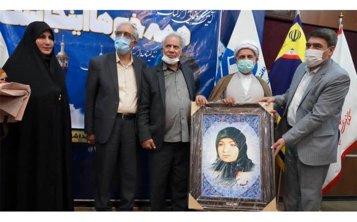 کتاب زندگی نخستین بانوی جراح ایرانی در قم رونمایی شد