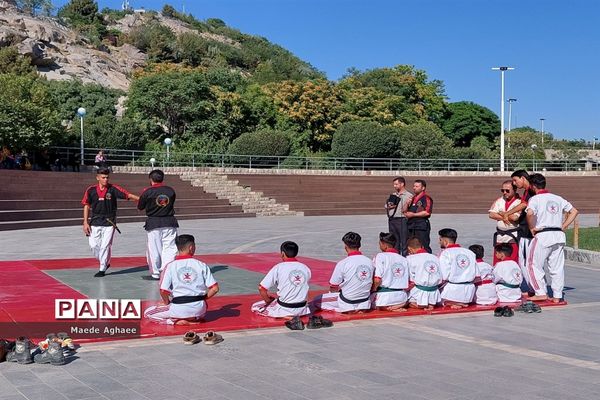 همایش پیاده‌روی و نمایش حرکات رزمی ورزشکاران استان خراسان‌ رضوی
