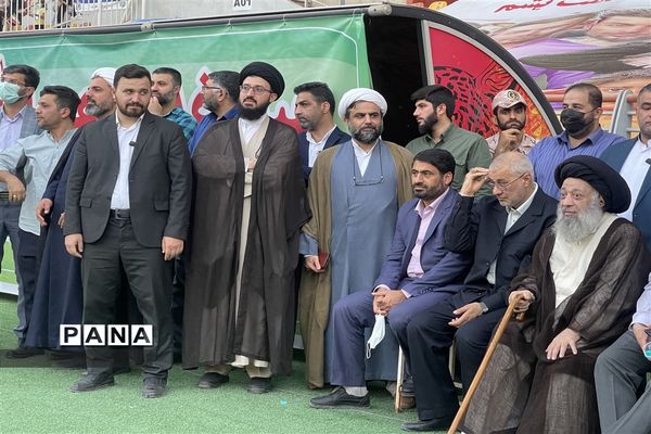 حضور پیشتازان ناحیه یک اهواز در اجرای سرود سلام فرمانده