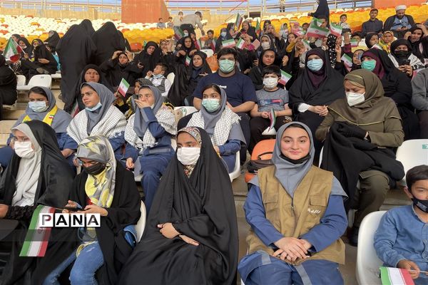 حضور پیشتازان ناحیه یک اهواز در اجرای سرود سلام فرمانده