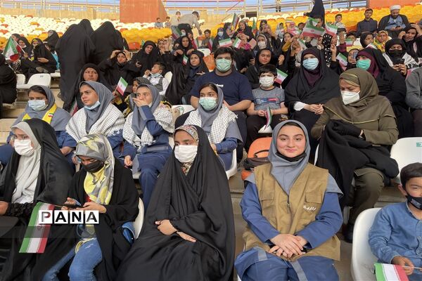 حضور پیشتازان ناحیه یک اهواز در اجرای سرود سلام فرمانده