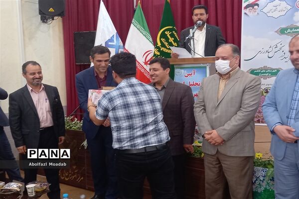 تجلیل از تولیدکنندگان بخش کشاورزی کاشمر و کوهسرخ