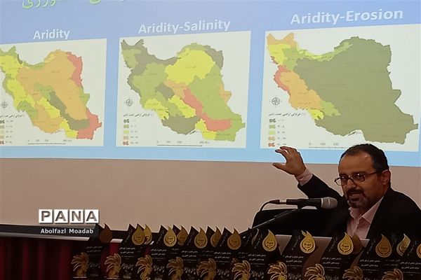 تجلیل از تولیدکنندگان بخش کشاورزی کاشمر و کوهسرخ