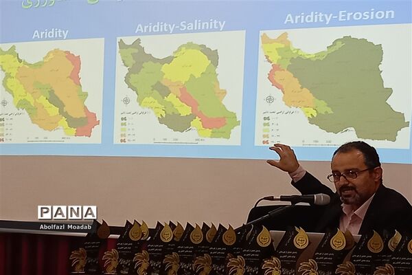 تجلیل از تولیدکنندگان بخش کشاورزی کاشمر و کوهسرخ