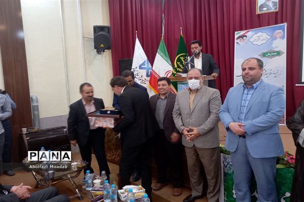 تجلیل از تولیدکنندگان بخش کشاورزی کاشمر و کوهسرخ