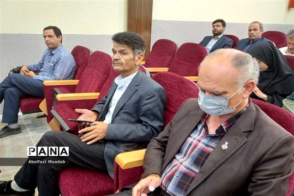 تجلیل از تولیدکنندگان بخش کشاورزی کاشمر و کوهسرخ