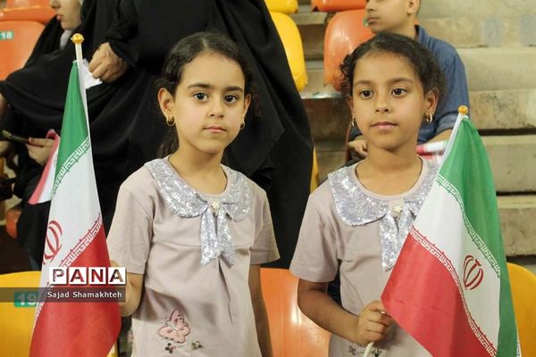 اجتماع غدیری‌ها و اجرای سرود سلام فرمانده در اهواز