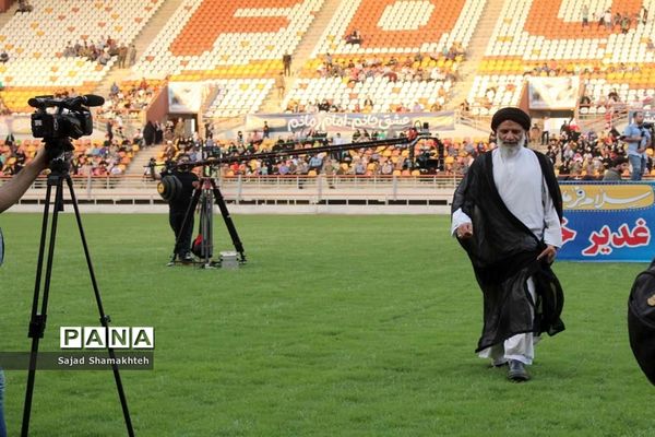 اجتماع غدیری‌ها و اجرای سرود سلام فرمانده در اهواز