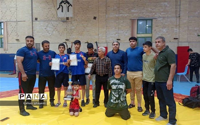 کسب  مقام دوم لیگ کشتی آزاد خوزستان توسط دانش‌آموزان آبادان