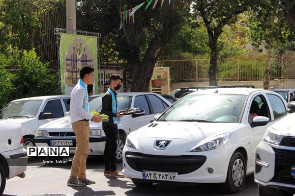 برپایی موکب مرکزی فرهنگیان و دانش‌آموزان استان فارس