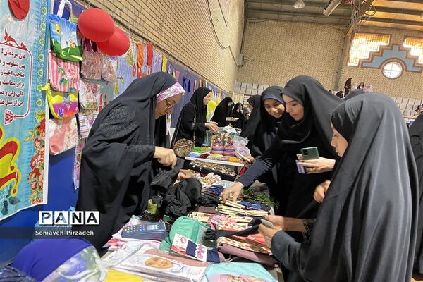 تجمع خانوادگی دانش‌آموزان پیشتاز دبیرستان تشکیلاتی وحدت در جشنواره طهورا