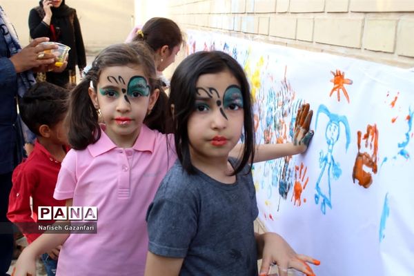 برگزاری جشنواره رنگ‌ها و آب‌ها ویژه کودکان در شیراز