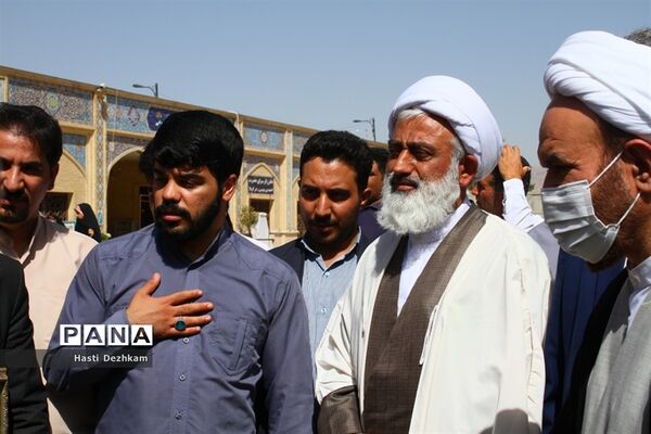 بازدید آیت‌آله دژکام، نماینده ولی فقیه در فارس و تولیت آستان شاهچراغ (ع) از موکب‌های سازمان دانش‌آموزی در حرم مطهر شاهچراغ (ع)
