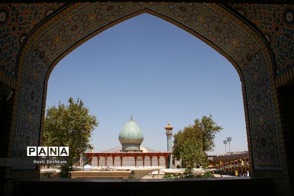 بازدید آیت‌آله دژکام، نماینده ولی فقیه در فارس و تولیت آستان شاهچراغ (ع) از موکب‌های سازمان دانش‌آموزی در حرم مطهر شاهچراغ (ع)