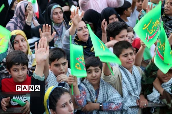 اجرای سرود ۵۰۰۰ تفری سلام فرمانده در شهرستان نظر آباد