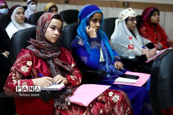 برگزاری کلاس‌ها و دوره‌های آموزشی ویژه دانش‌آموزان عشایر کشور در اردوگاه ثامن الحجج مشهد مقدس