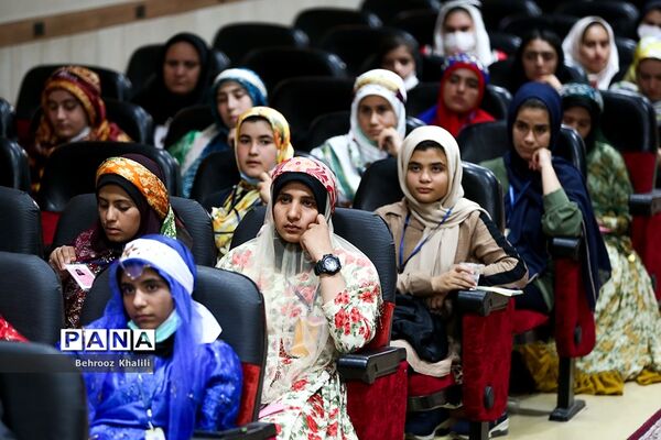 برگزاری کلاس‌ها و دوره‌های آموزشی ویژه دانش‌آموزان عشایر کشور در اردوگاه ثامن الحجج مشهد مقدس
