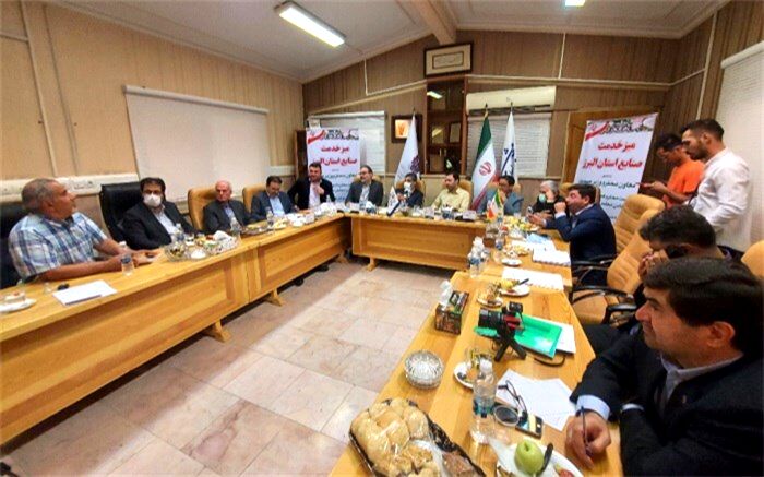 به مشکلات بخش صنعت باید به صورت دقیق، سریع و شفاف رسیدگی شود