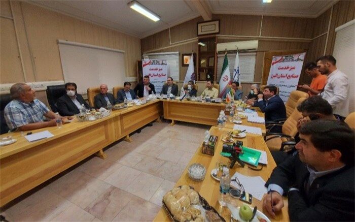 به مشکلات بخش صنعت باید به صورت دقیق، سریع و شفاف رسیدگی شود