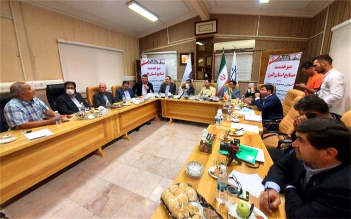 به مشکلات بخش صنعت باید به صورت دقیق، سریع و شفاف رسیدگی شود