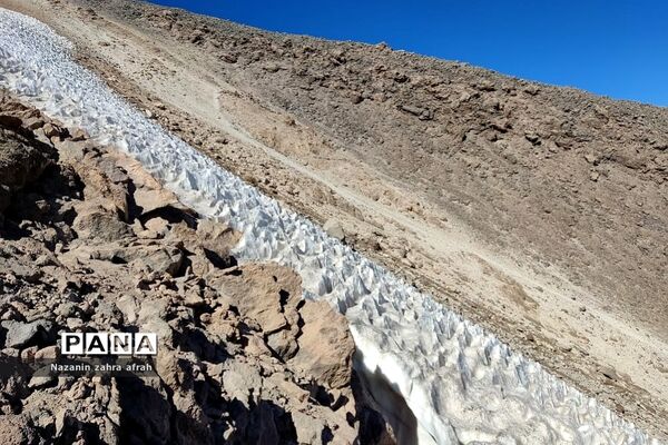 طبیعت زیبای قله دماوند